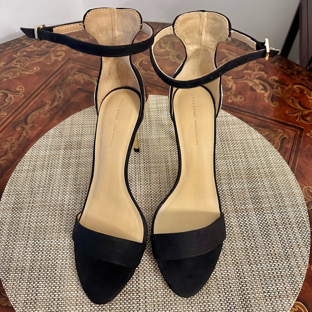 Shoes/Heels - Brand Zara Basic - gold and black
